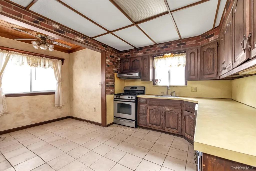 30 Putnam Avenue Lynbrook NY 11563