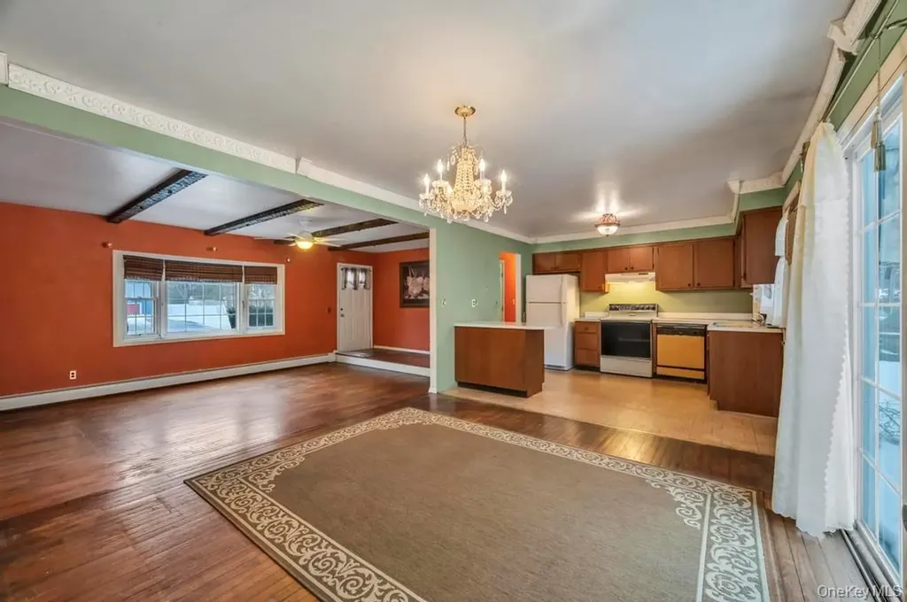15 E Woodside Avenue Patchogue NY 11772