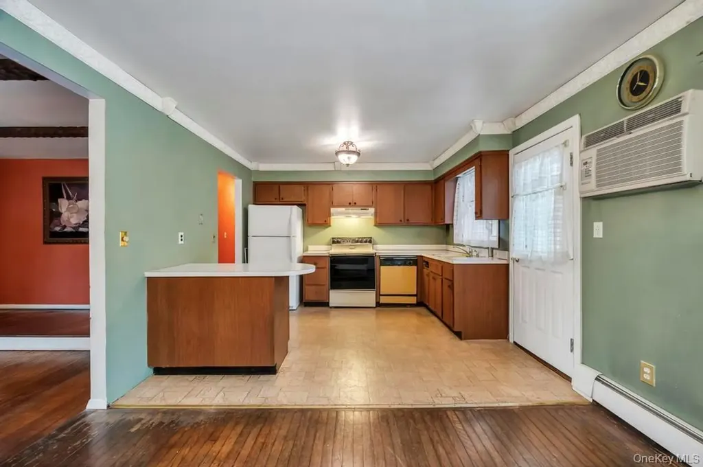 15 E Woodside Avenue Patchogue NY 11772