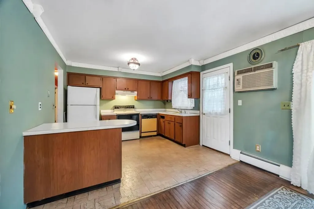 15 E Woodside Avenue Patchogue NY 11772