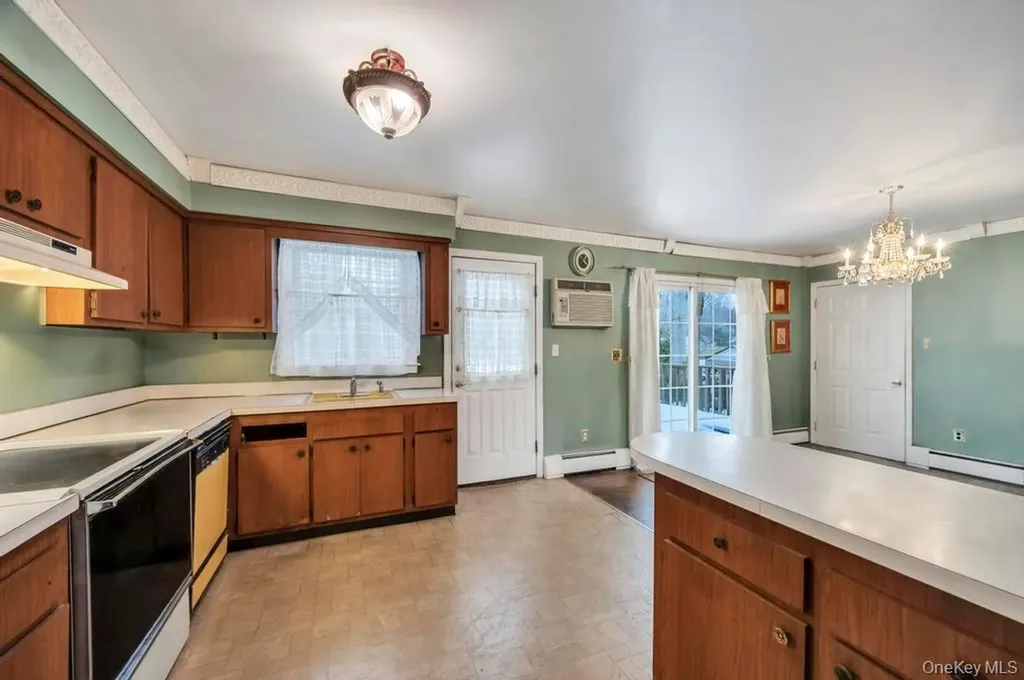 15 E Woodside Avenue Patchogue NY 11772