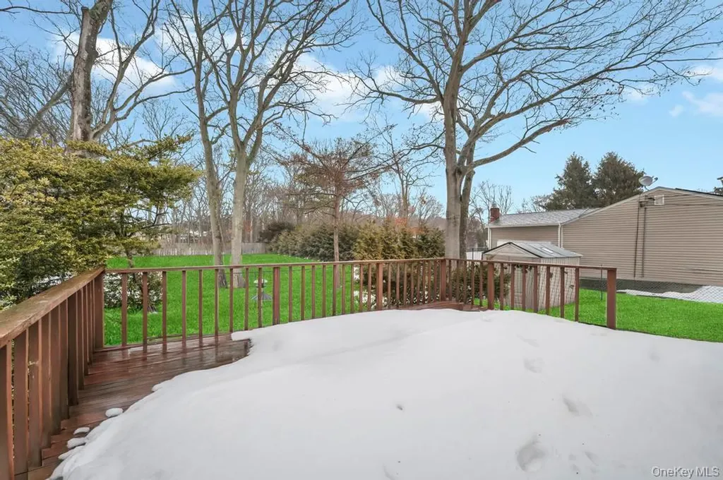 15 E Woodside Avenue Patchogue NY 11772