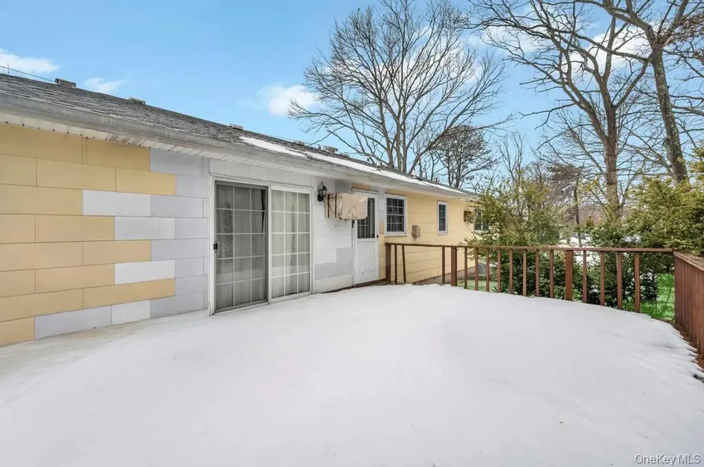 15 E Woodside Avenue Patchogue NY 11772