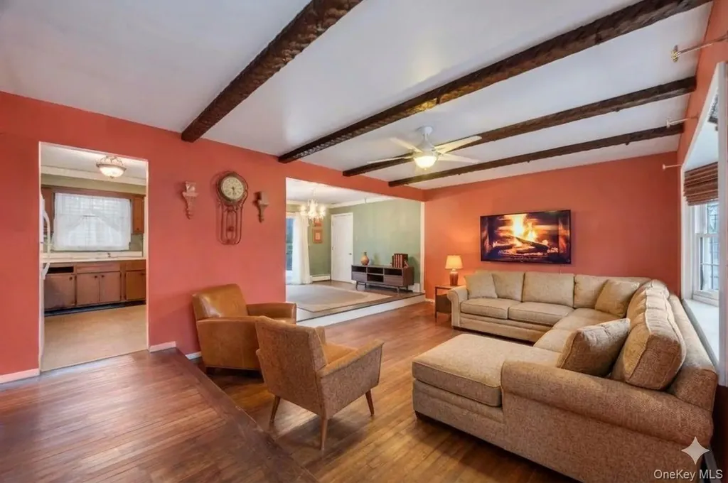15 E Woodside Avenue Patchogue NY 11772