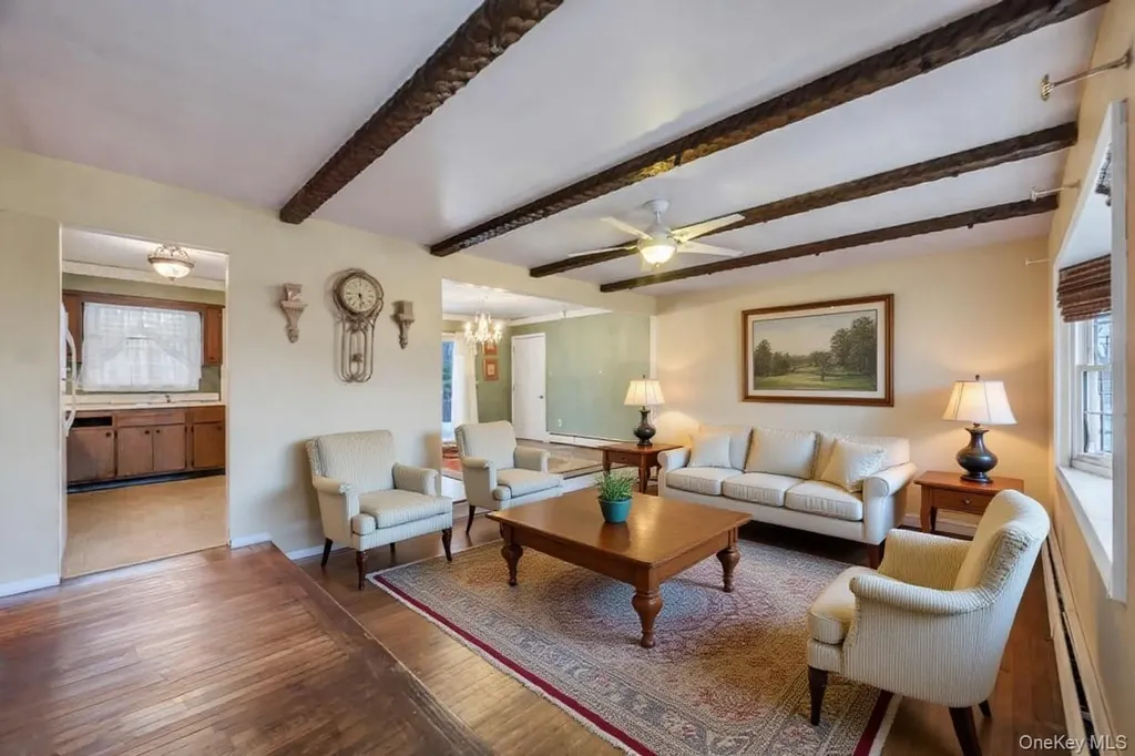 15 E Woodside Avenue Patchogue NY 11772