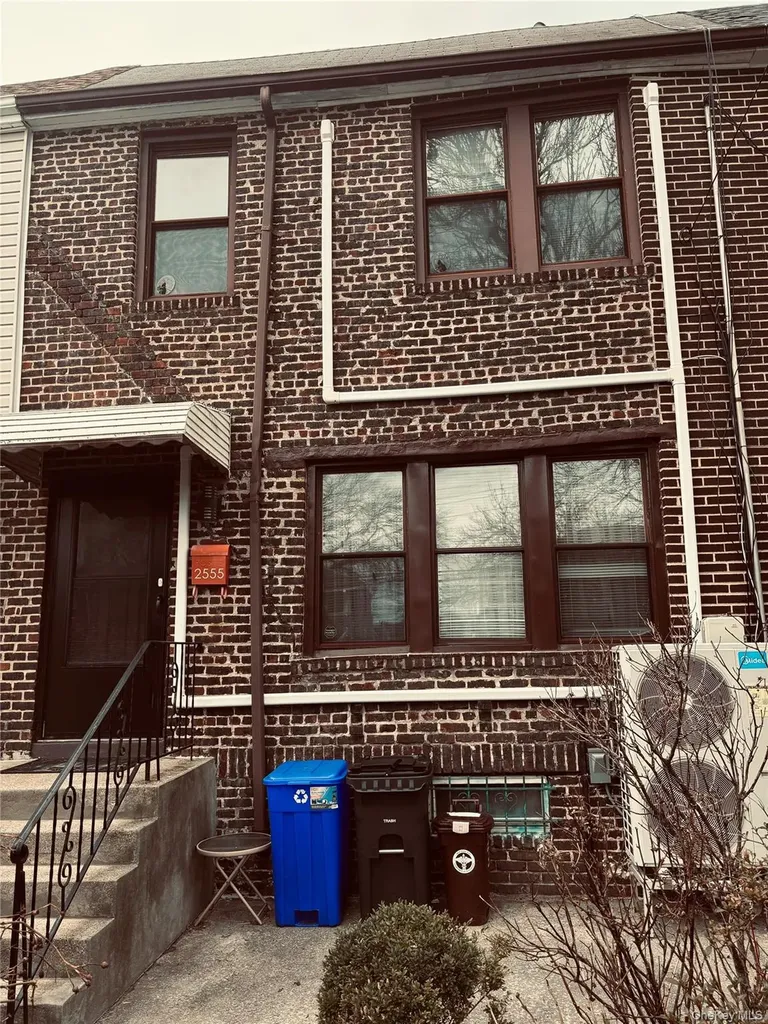 2555 Westervelt Avenue Bronx NY 10469