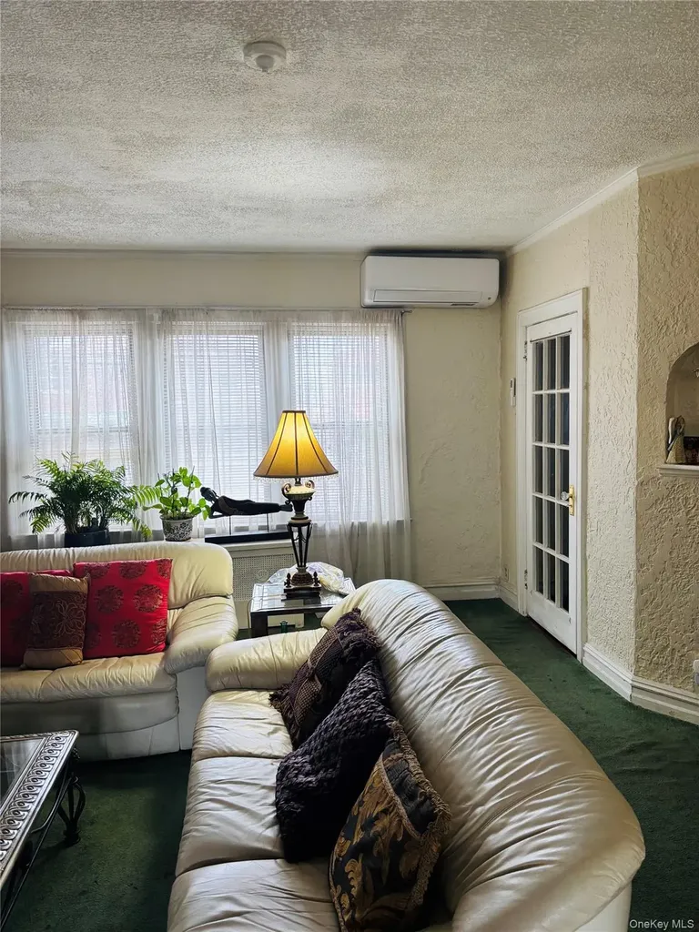 2555 Westervelt Avenue Bronx NY 10469