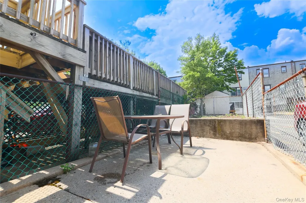 2555 Westervelt Avenue Bronx NY 10469