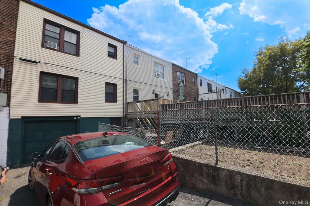 2555 Westervelt Avenue Bronx NY 10469