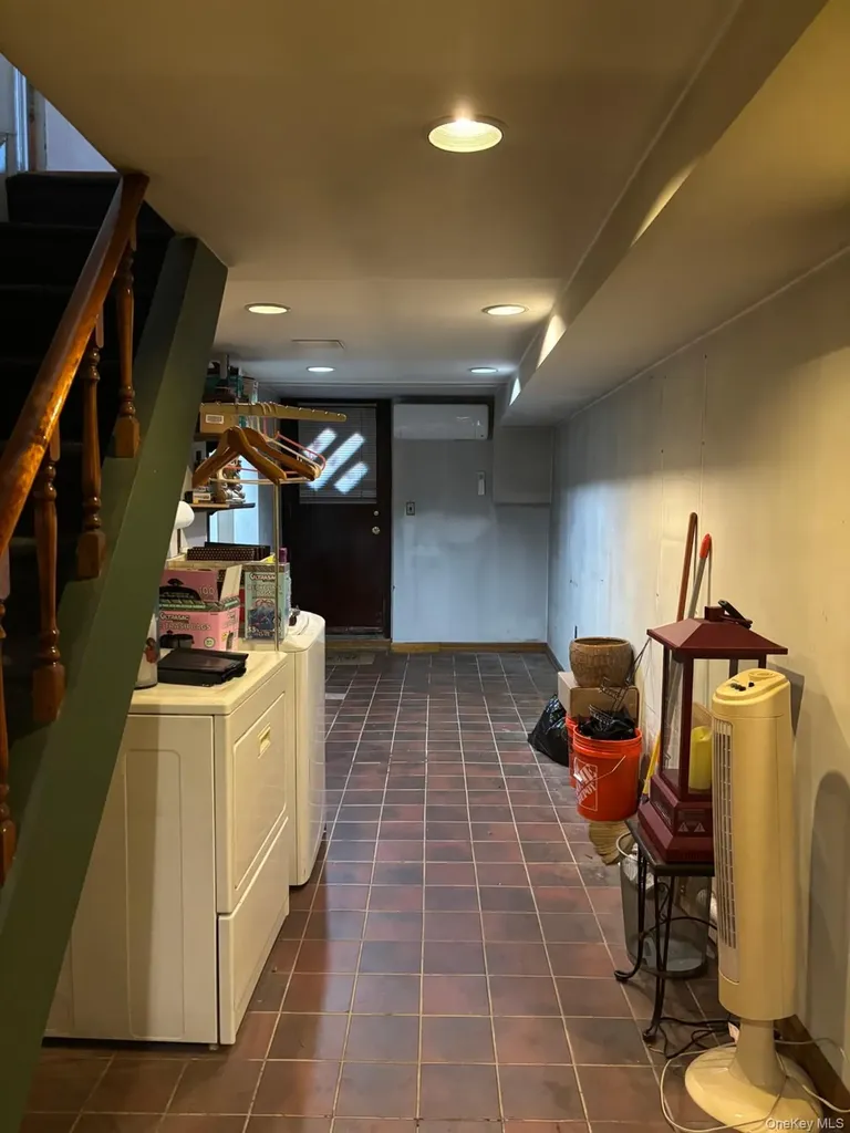 2555 Westervelt Avenue Bronx NY 10469