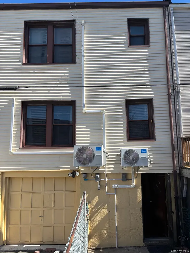 2555 Westervelt Avenue Bronx NY 10469