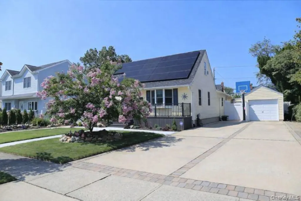 1300 Lakeside Drive Wantagh NY 11793
