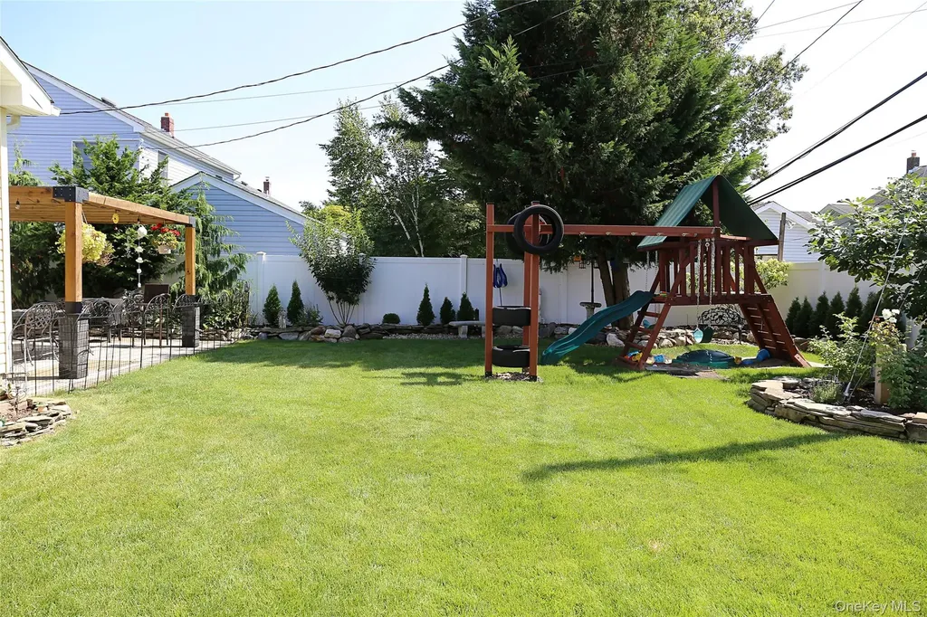 1300 Lakeside Drive Wantagh NY 11793