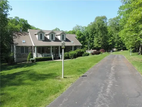 49 Woodcrest Drive Hopewell Junction NY 12533