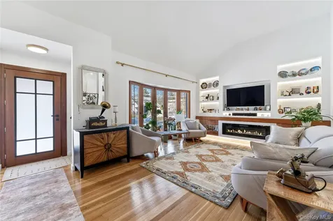 719 Wilmot Road Scarsdale NY 10583
