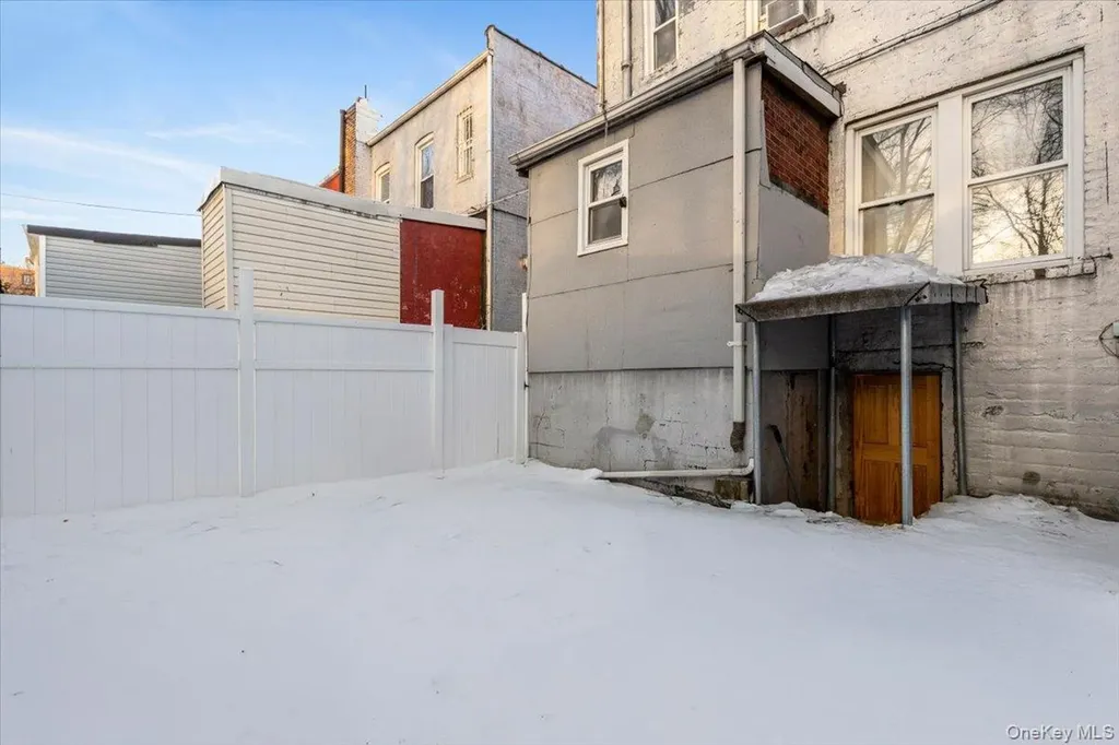 729 Taylor Avenue Bronx NY 10473
