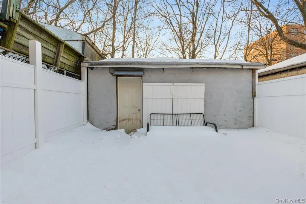 729 Taylor Avenue Bronx NY 10473