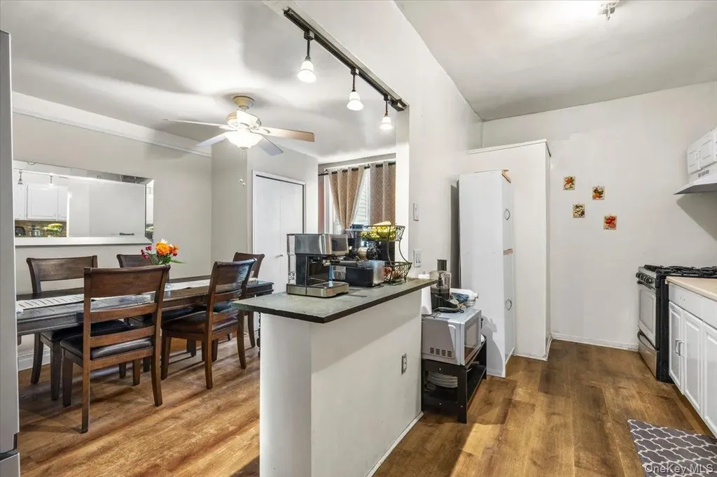 729 Taylor Avenue Bronx NY 10473