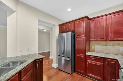 319 Trump Park Shrub Oak NY 10588