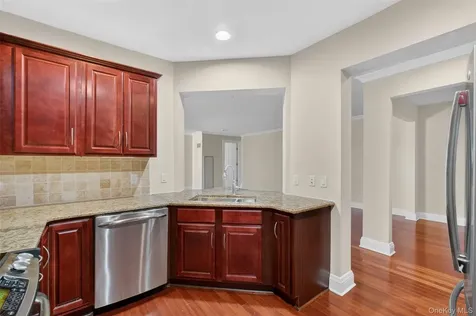 319 Trump Park Shrub Oak NY 10588