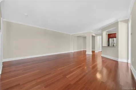 319 Trump Park Shrub Oak NY 10588