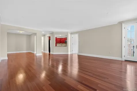 319 Trump Park Shrub Oak NY 10588