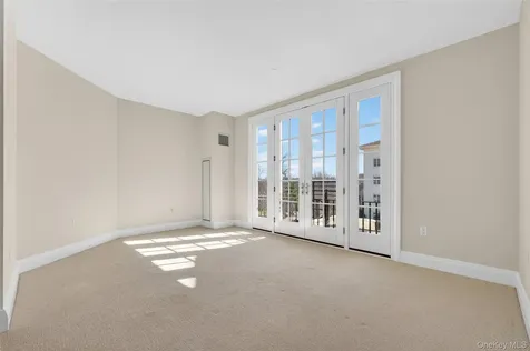 319 Trump Park Shrub Oak NY 10588