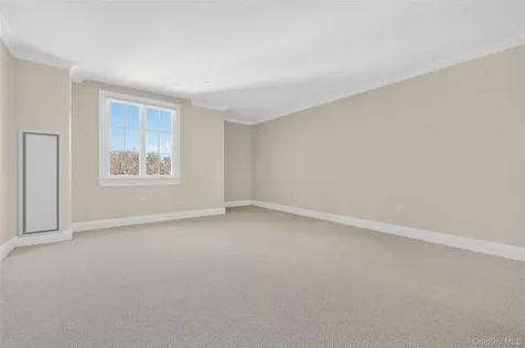 319 Trump Park Shrub Oak NY 10588