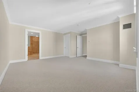 319 Trump Park Shrub Oak NY 10588