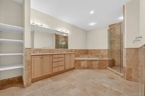 319 Trump Park Shrub Oak NY 10588