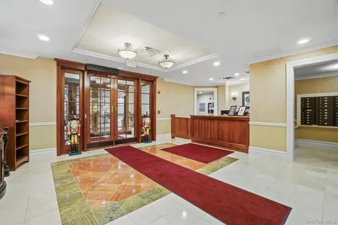 319 Trump Park Shrub Oak NY 10588