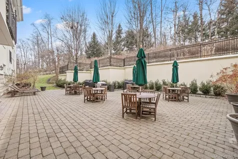 319 Trump Park Shrub Oak NY 10588