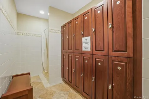 319 Trump Park Shrub Oak NY 10588