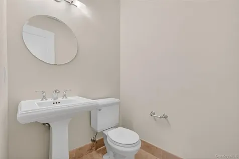 319 Trump Park Shrub Oak NY 10588