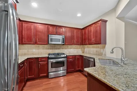 319 Trump Park Shrub Oak NY 10588
