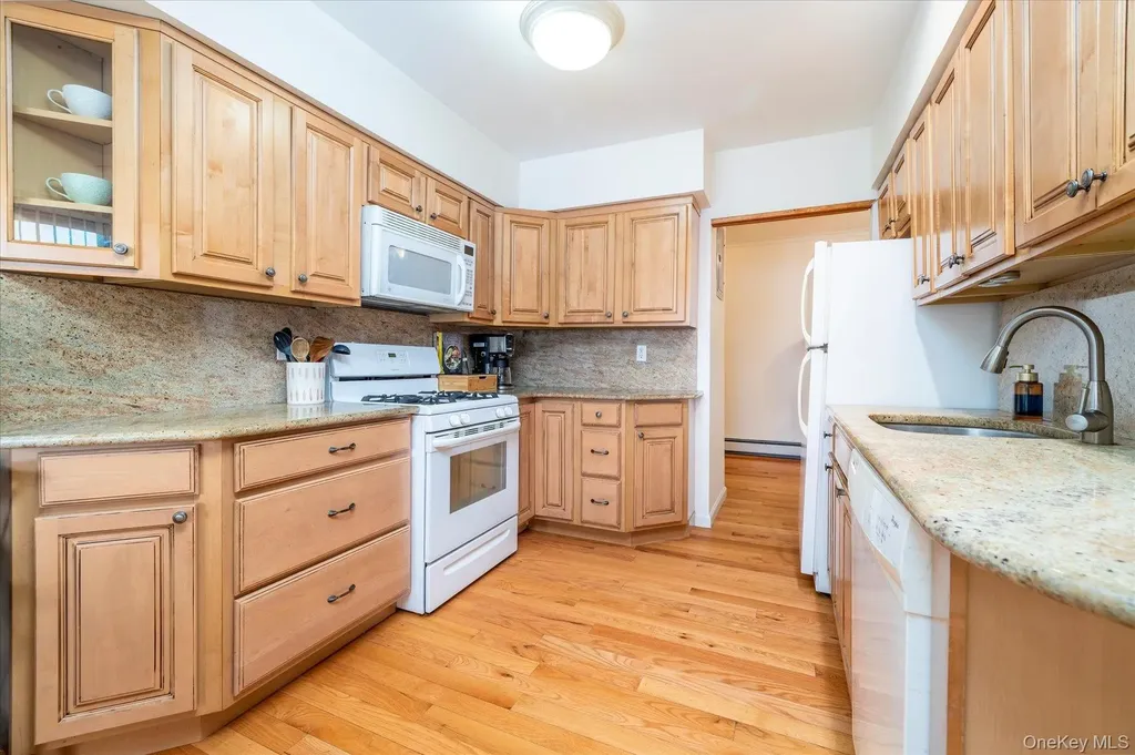 210 Westend Avenue Freeport NY 11520