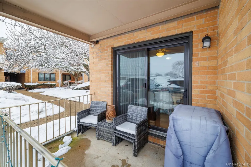 210 Westend Avenue Freeport NY 11520