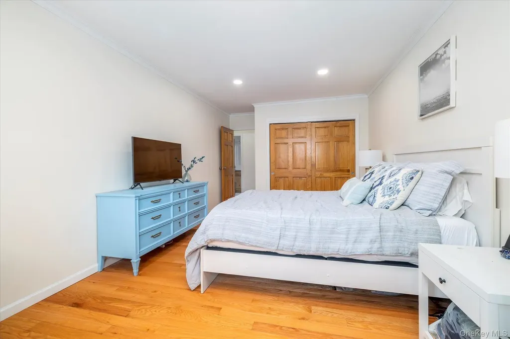210 Westend Avenue Freeport NY 11520