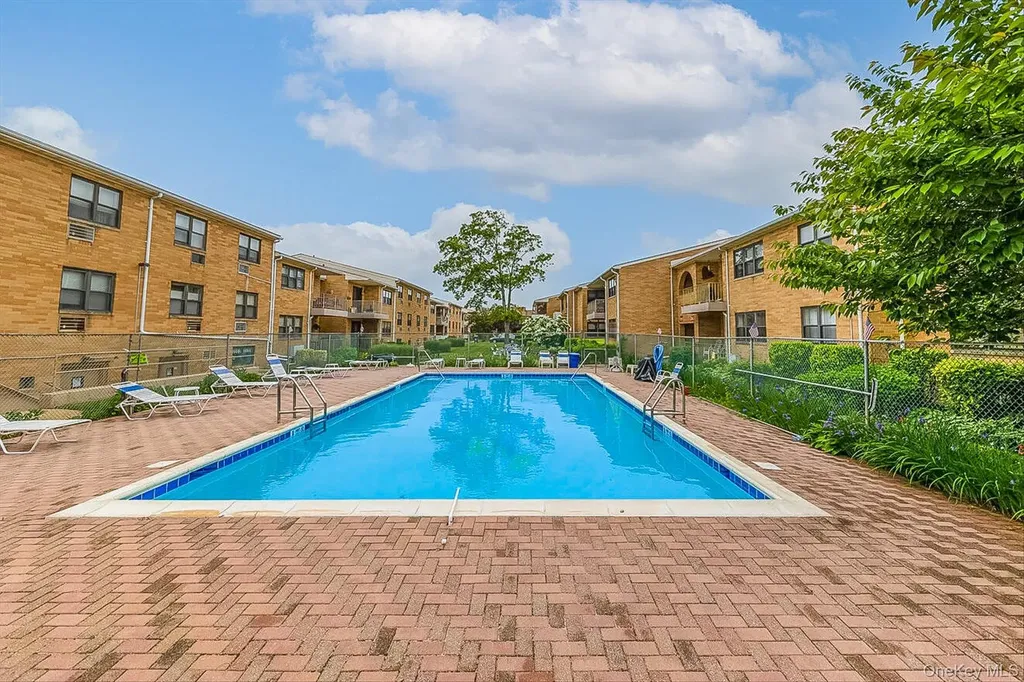 210 Westend Avenue Freeport NY 11520