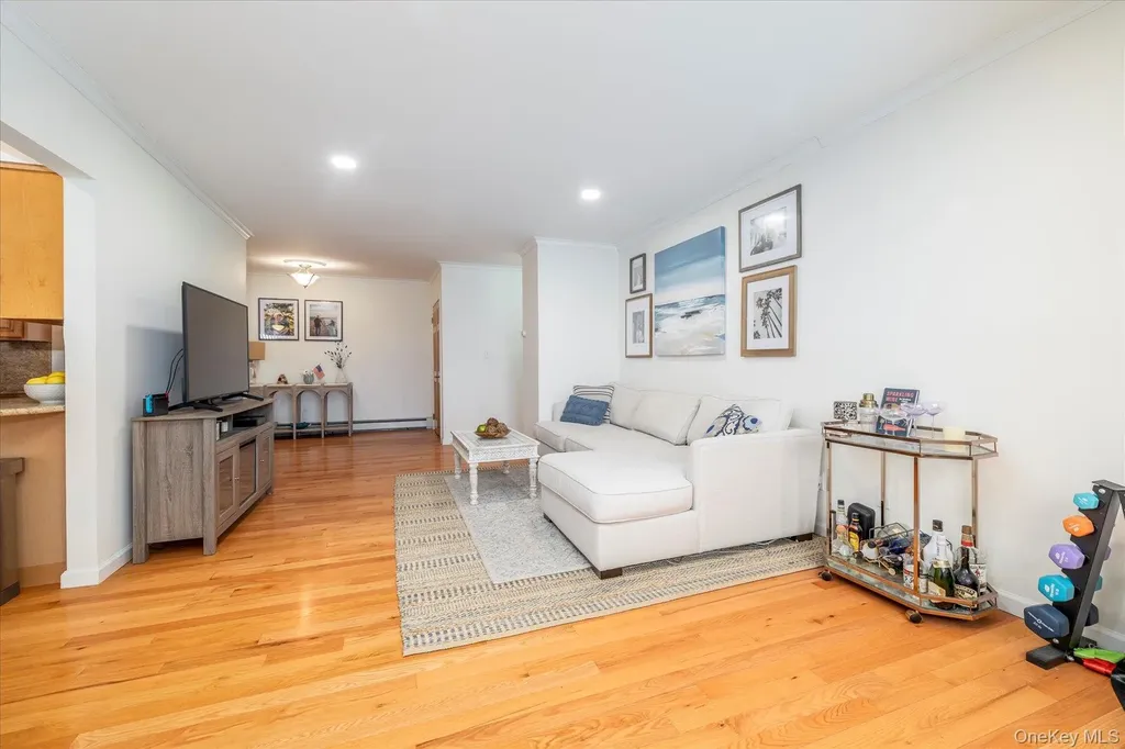 210 Westend Avenue Freeport NY 11520