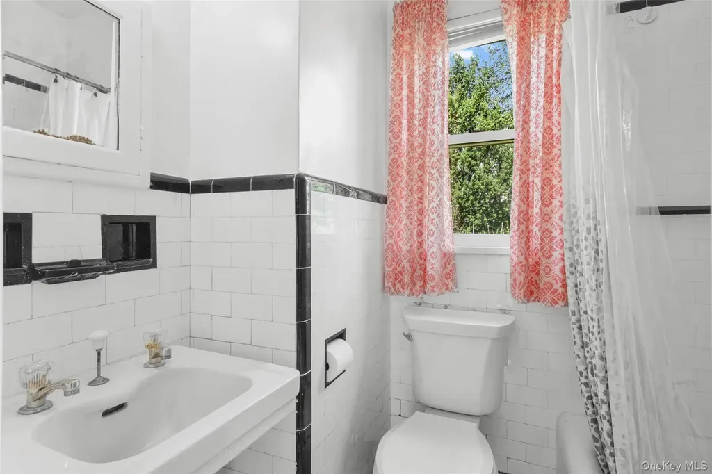 10 Harrison Drive Larchmont NY 10538