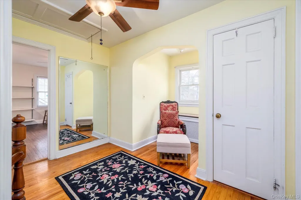 28 Saint Thomas Place Malverne NY 11565