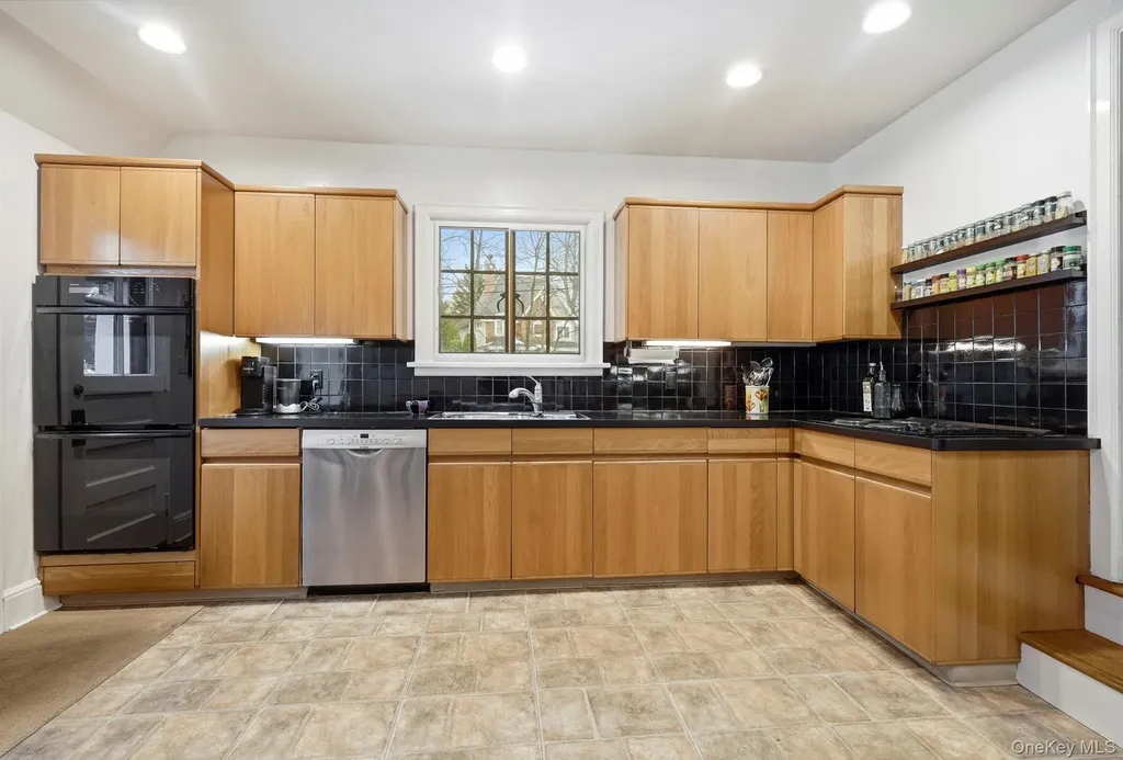 36 Farley Road Scarsdale NY 10583
