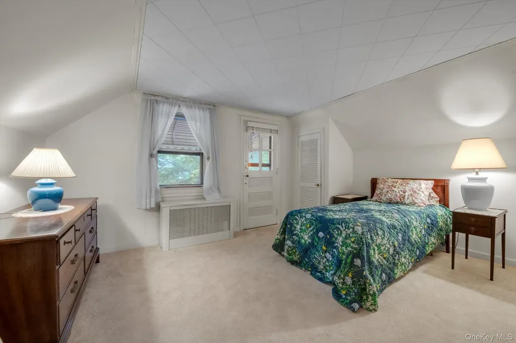 67 Maple Drive New Hyde Park NY 11040