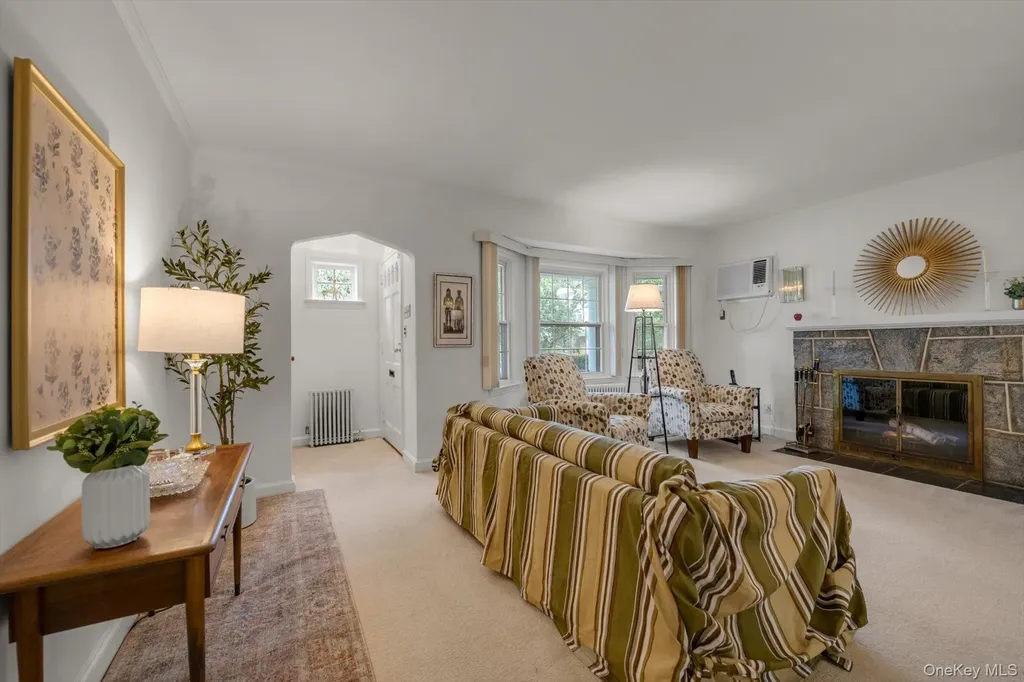 67 Maple Drive New Hyde Park NY 11040