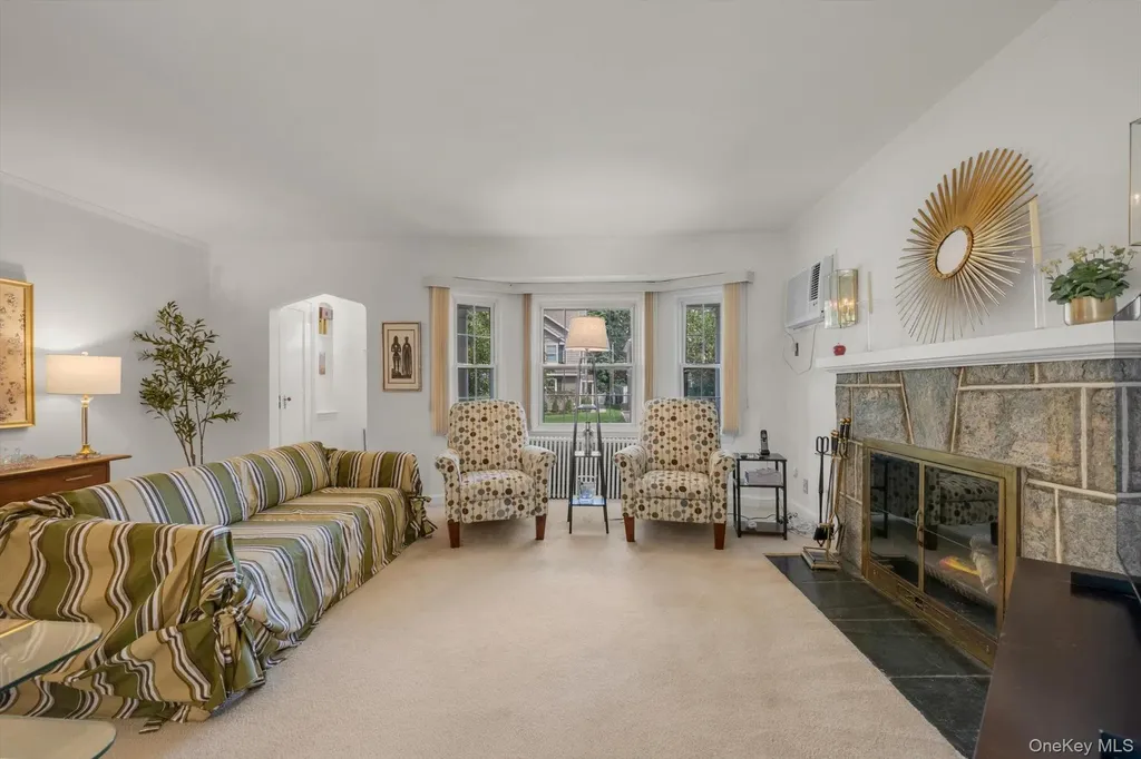 67 Maple Drive New Hyde Park NY 11040
