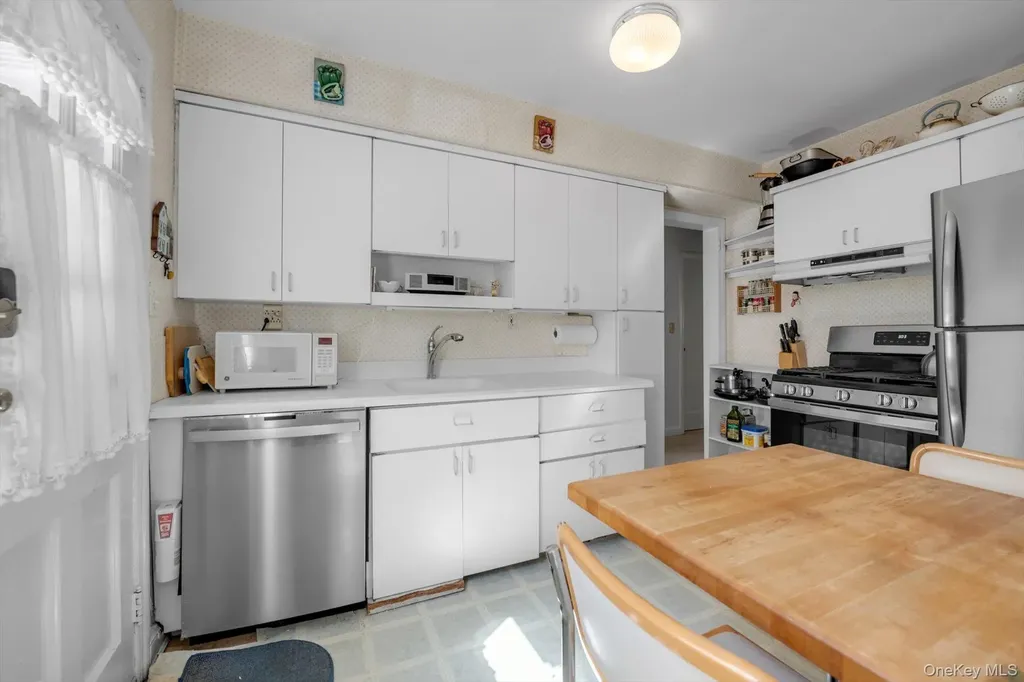 67 Maple Drive New Hyde Park NY 11040