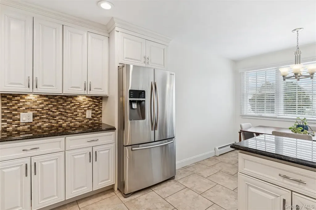 1827 Glenn Lane Merrick NY 11566