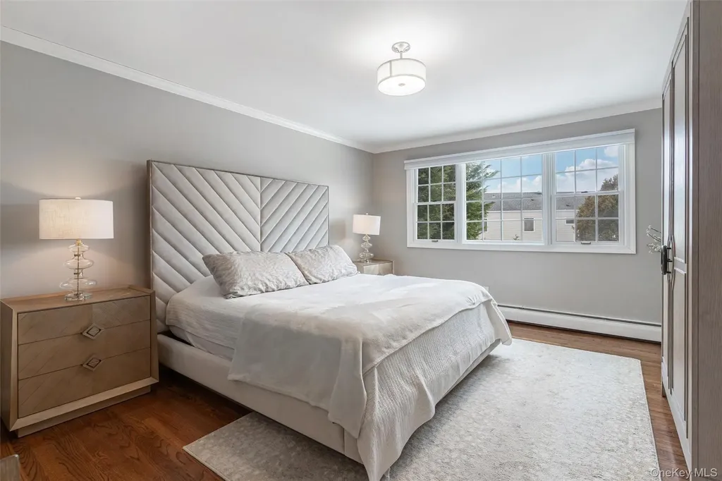 1827 Glenn Lane Merrick NY 11566