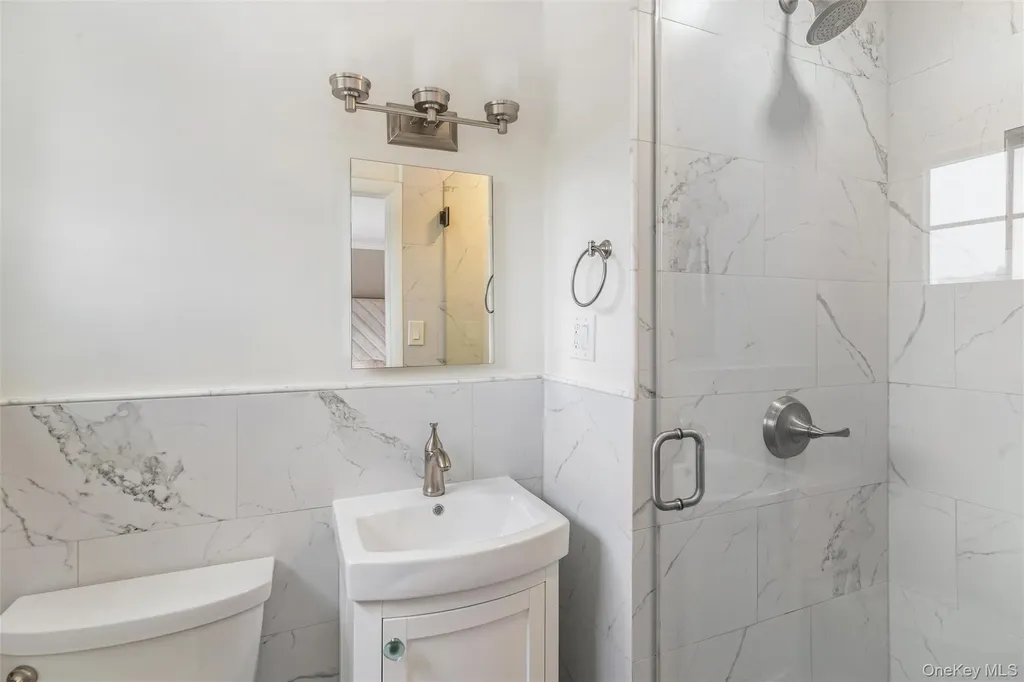 1827 Glenn Lane Merrick NY 11566